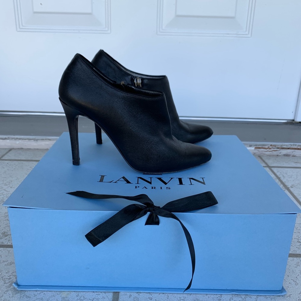 LANVIN short bootie.